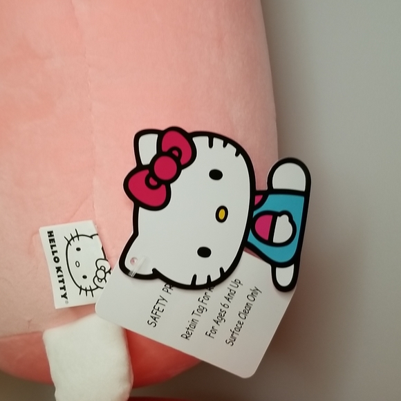 A bundle of 2 Hello Kitty Plushies - Picture 6 of 7